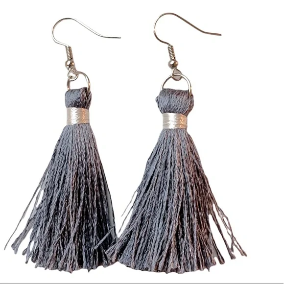 🖤Pick Any 3 for $12🖤 Tassel Earrings - Picture 1 of 4